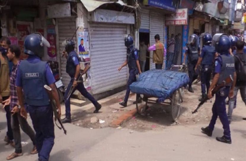 নোয়াখালীতে ১৪৪ ধারা ভেঙে মিছিল
