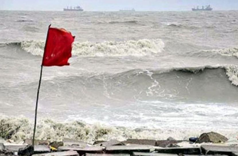 চট্টগ্রাম বন্দরে তিন নম্বর সতর্ক সংকেত