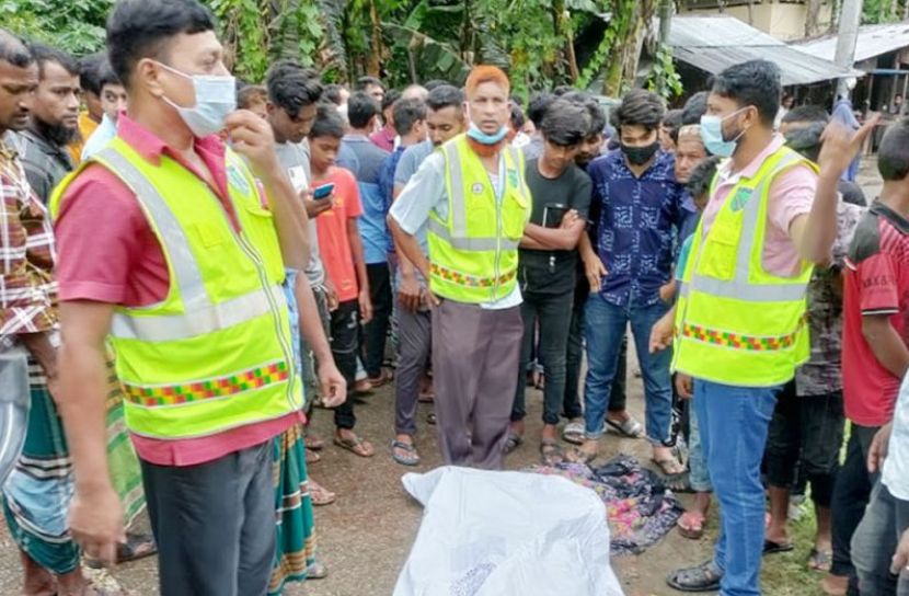 লক্ষ্মীপুরে সড়কে ঝরল ৩ প্রাণ 