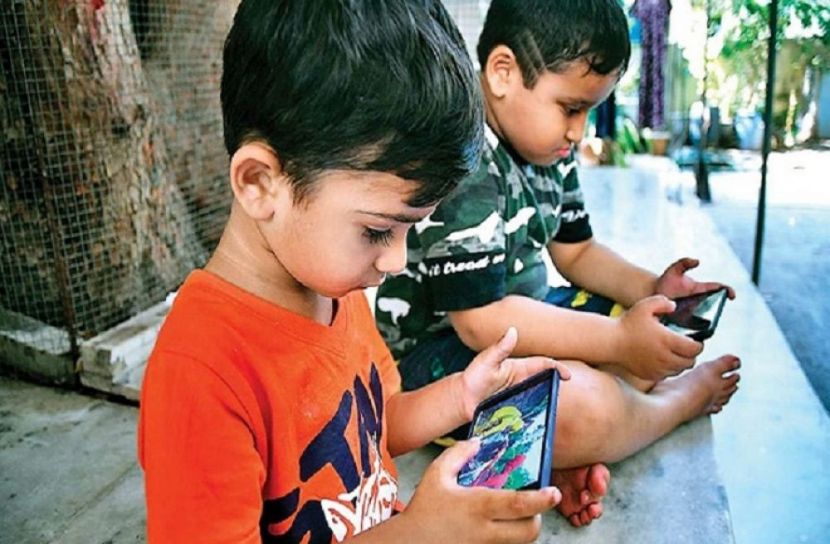 ইন্টারনেটে মজে থাকা প্রজন্ম