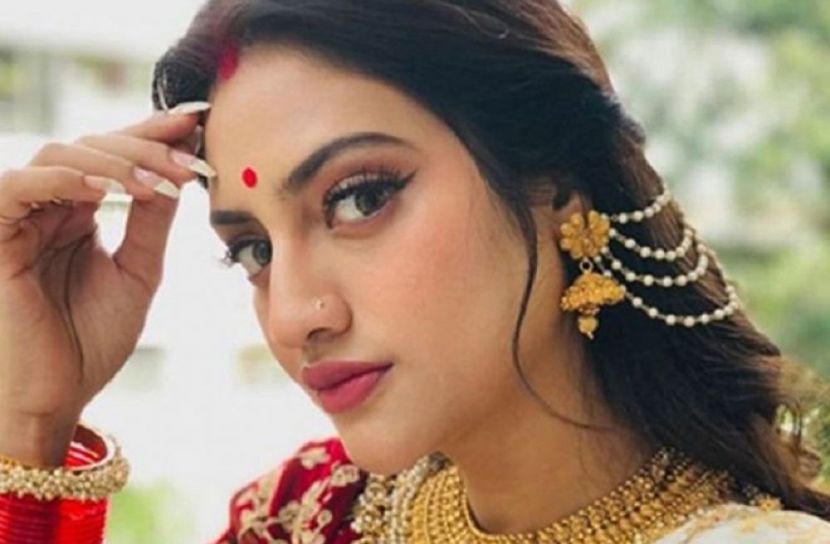 নুসরাতের মাথায় সিঁদুর