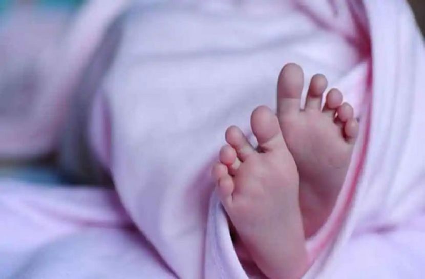 ময়লার স্তূপে মৃত নবজাতক