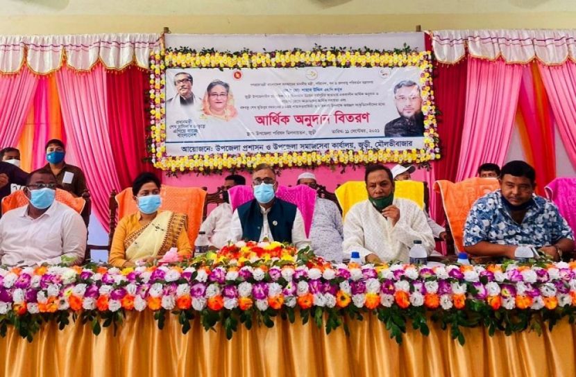 চা-শ্রমিকদের মাঝে আর্থিক অনুদান