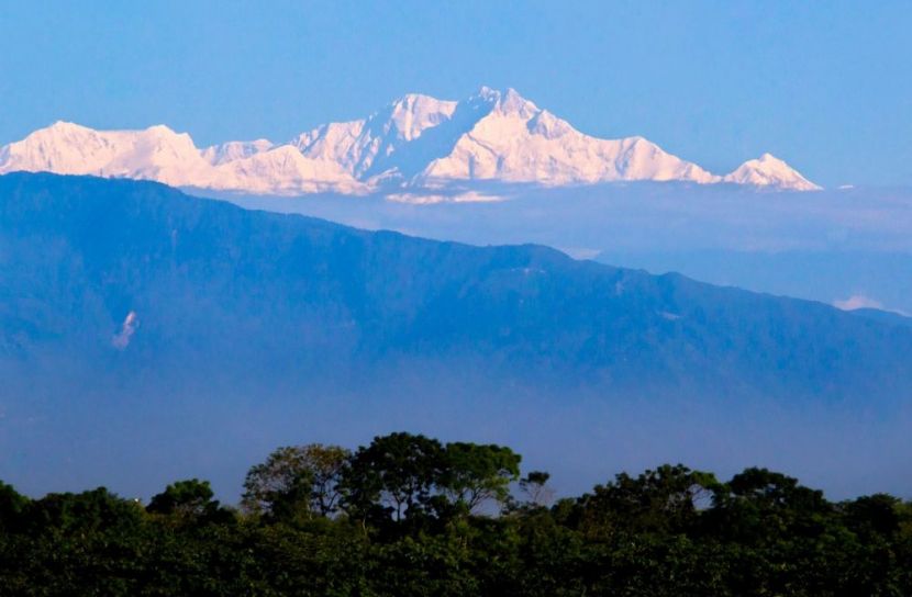 তেঁতুলিয়া থেকে দেখা যাচ্ছে কাঞ্চনজঙ্ঘা