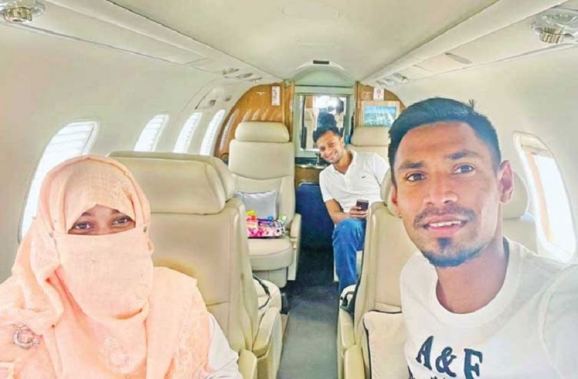 স্ত্রীসহ মধ্যরাতে ঢাকা ত্যাগ মোস্তাফিজের