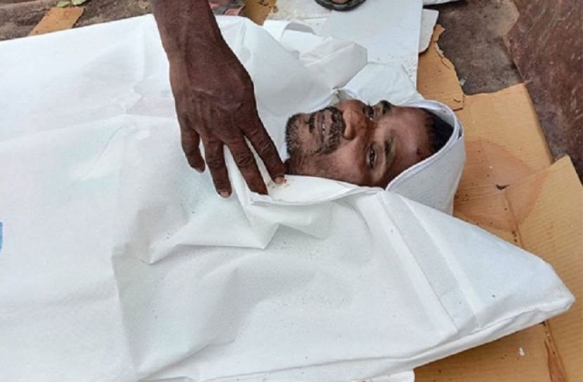 দুইশত টাকা ছিঁড়ে ফেলায় খুন