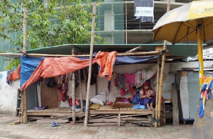 রঙিন স্বপ্নে ঢাকায় এসে ফুটপাতে মর্জিনা