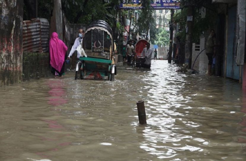 ভারী বৃষ্টিপাতে চাঁদপুরে জলাবদ্ধতা