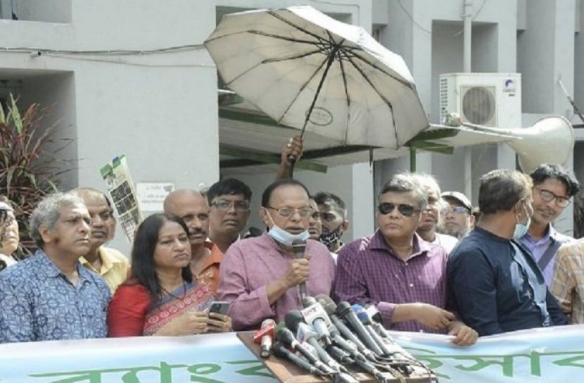 মানববন্ধনে সাংবাদিক নেতারা