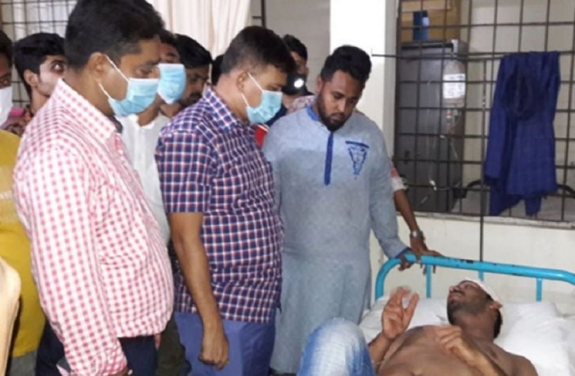 ছাত্রলীগ নেতাকে কুপিয়ে জখম