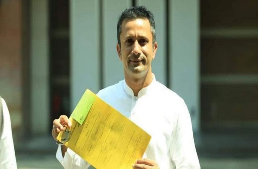 পরিচালক হতে চান পাইলট
