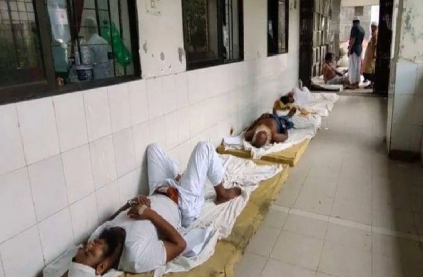 অচেতন করে ১৩ মুসল্লির টাকা লুট