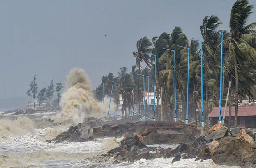 ঘূর্ণিঝড়ে নিহত ২, নিম্নচাপে পরিণত ‘গুলাব’