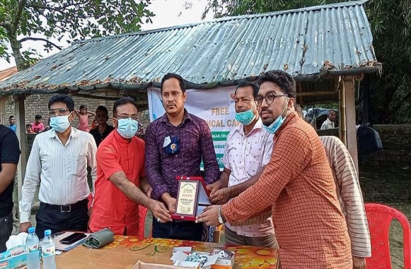 বিনামূল্যে চিকিৎসাসেবা দিলো শিকড়