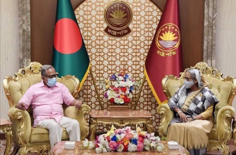 রাষ্ট্রপতির সঙ্গে প্রধানমন্ত্রীর সাক্ষাৎ