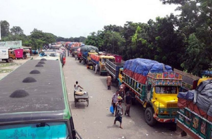 পাটুরিয়ায় যানবাহন পারাপারে দীর্ঘ অপেক্ষা