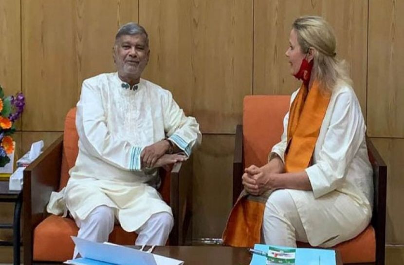 করোনা নিয়ন্ত্রণে সুইডেনের চেয়ে এগিয়ে আমরা