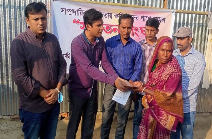 পীরগঞ্জের ক্ষতিগ্রস্থদের পাশে জাককানইবি