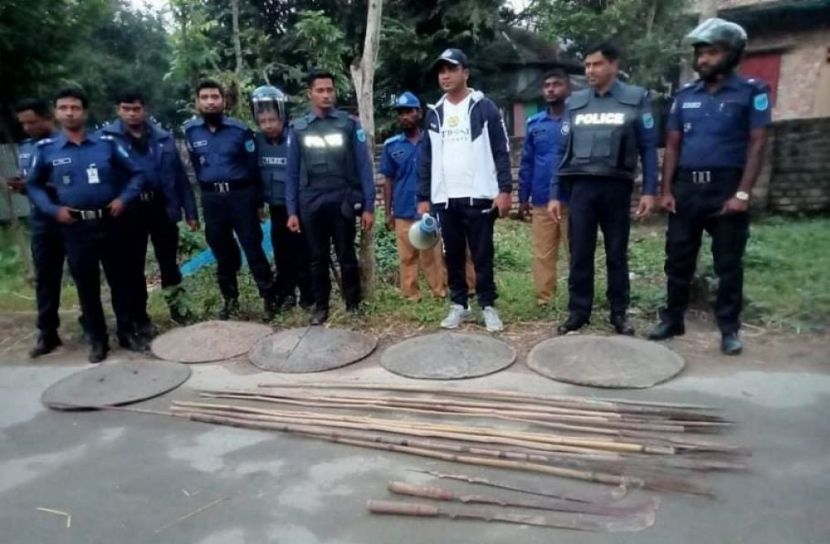 আলফাডাঙ্গায় বিপুল পরিমাণ দেশী অস্ত্র উদ্ধার 