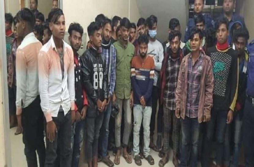 নোয়াখালীর সেনবাগে ২৩ যুবক আটক