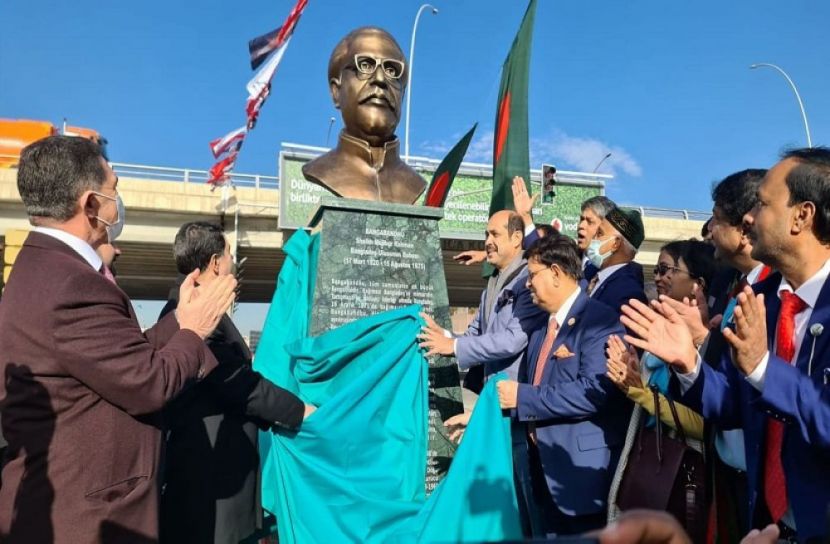 আঙ্কারায় বঙ্গবন্ধুর ভাস্কর্য উদ্ভোধন