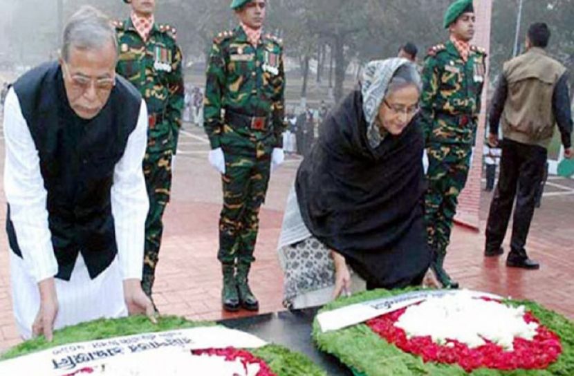 স্মৃতিসৌধে রাষ্ট্রপতি ও প্রধানমন্ত্রীর শ্রদ্ধা