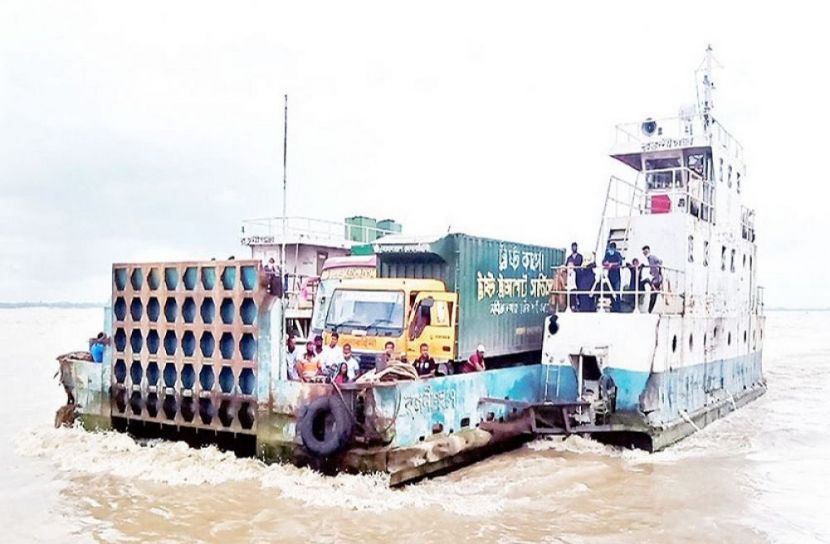 দৌলতদিয়া-পাটুরিয়ায় রুটে ফেরি চলাচল শুরু