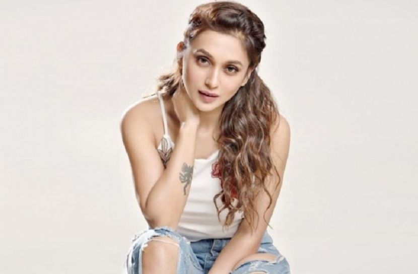 আইসোলেশনে টালিউডের মিমি