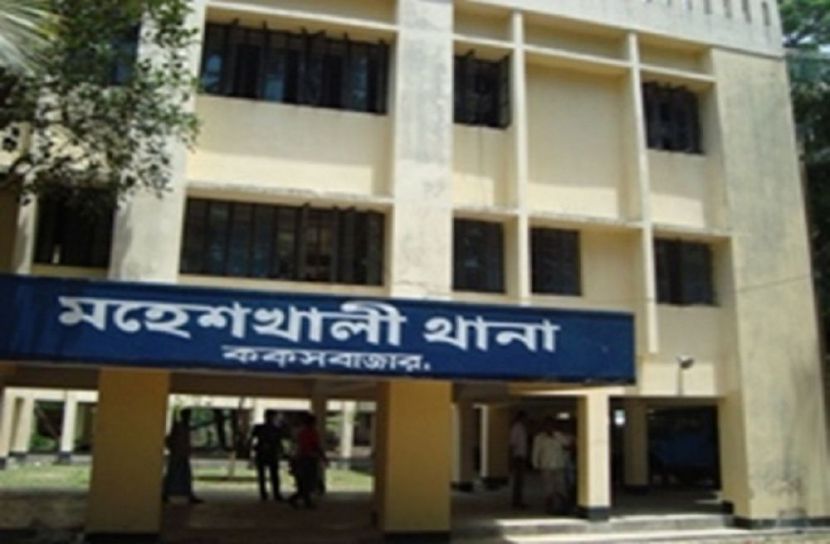 অস্ত্রসহ ৬ জলদস্যু আটক