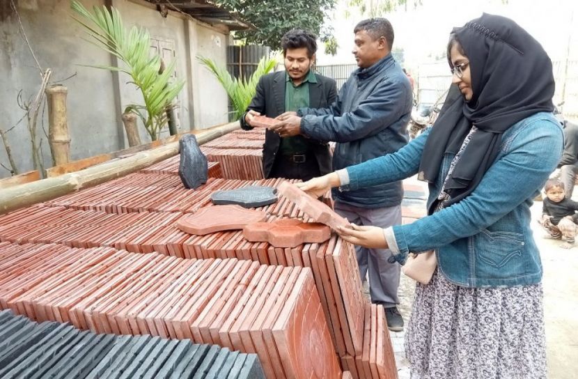 ঠাকুরগাঁওয়ের টাইলস যাচ্ছে অন্য জেলায়, সৃষ্টি হয়েছে কর্মসংস্থান
