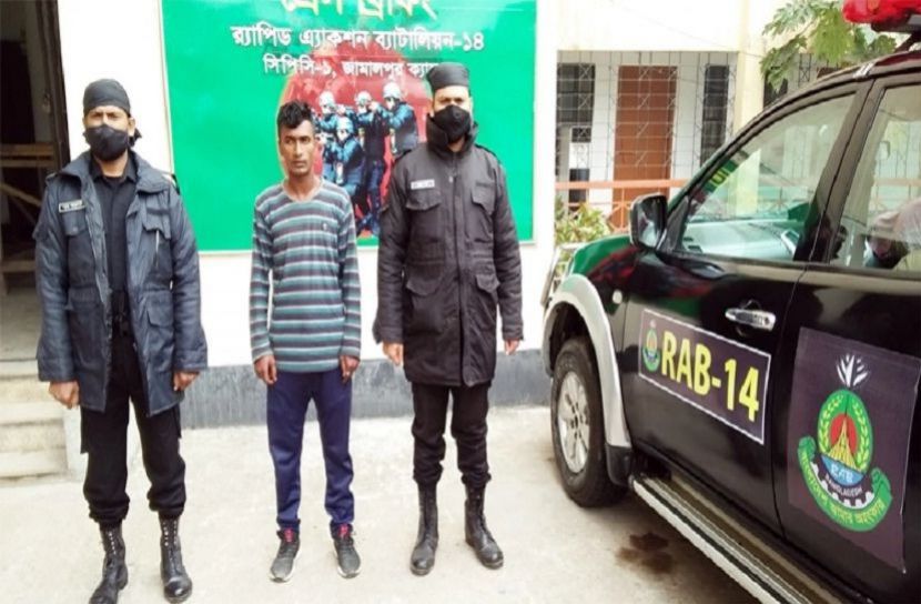 ছবি- বিদেশি পিস্তলসহ যুবক গ্রেফতার