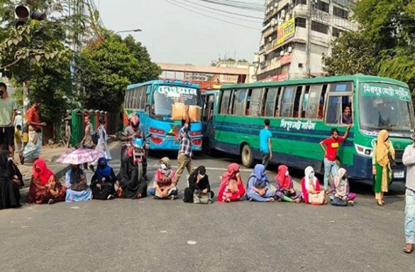 নীলক্ষেত মোড় অবরোধ (ছবি: সংগৃহীত)
