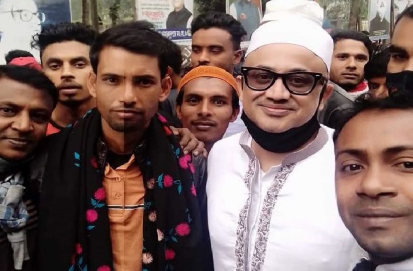 দীর্ঘদিন পর প্রকাশ্য এলেন ডা. মুরাদ হাসান 