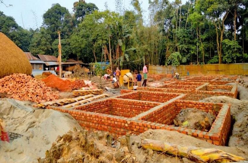 ব্যক্তিমালিকানা জমিতে আশ্রয়ণের ঘর নির্মাণের অভিযোগ