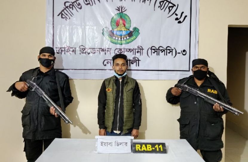 রেঁস্তোরায় ইয়াবা কারবার, যুবক গ্রেফতার