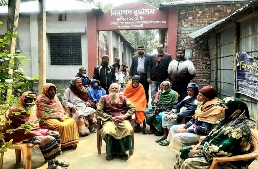 বৃদ্ধাশ্রমে মানবতায় হ্যালো সৈয়দপুর