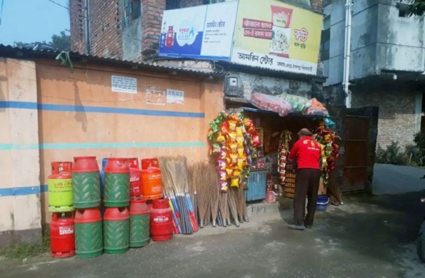 সৈয়দপুরে অরক্ষিত গ্যাস সিলিন্ডার বিক্রি নিয়ে জনমনে আতঙ্ক