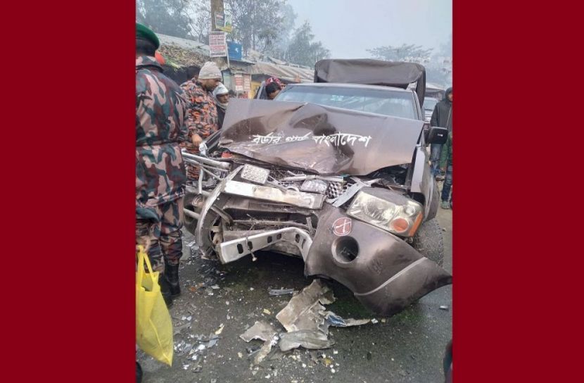 নীলফামারীতে বাস-বিজিবি গাড়ির মুখোমুখি সংঘর্ষ