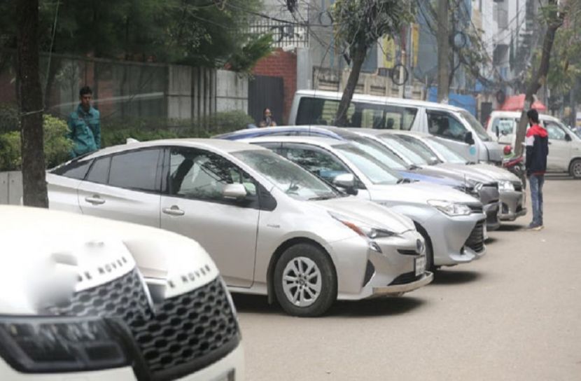 ১ কোটি ৮১ লাখে ইভ্যালির গাড়ি বিক্রি