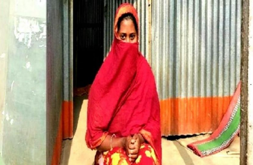 প্রেমিকের বাড়িতে গৃহবধূর অনশন