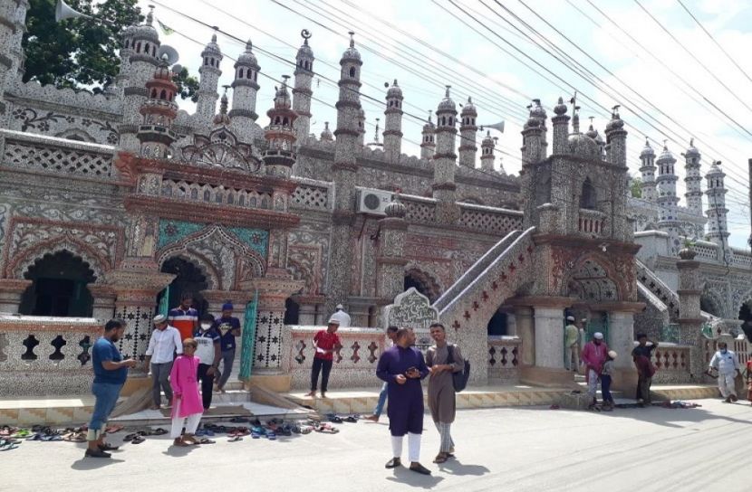 প্রাচীন ঐতিহ্যের ধারক ‘চিনি মসজিদ’