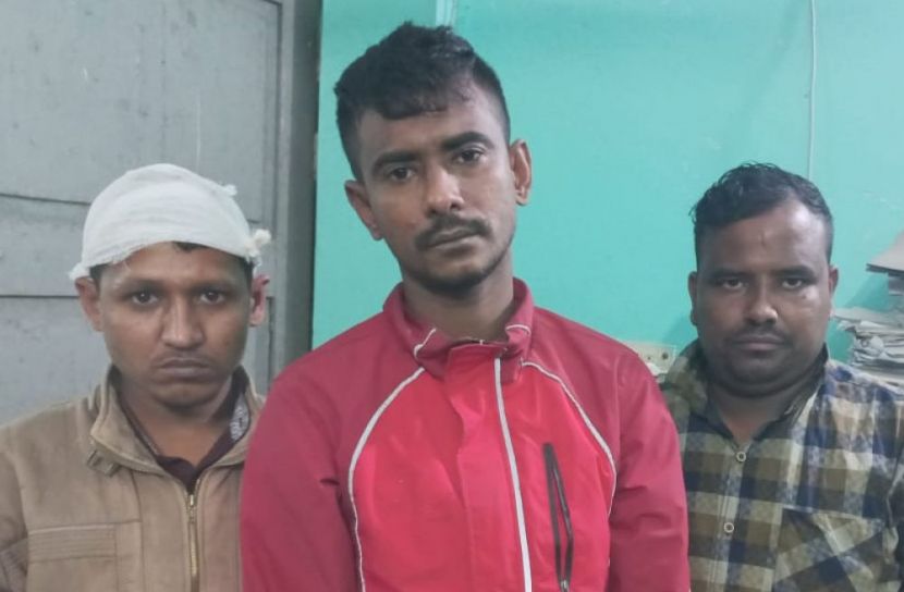 ডাকাতদলের তিন সদস্যকে গ্রেফতার করেছে পুলিশ (ছবি: সংগৃহীত)