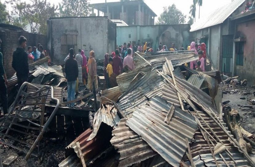 সৈয়দপুরে আগুনে পুড়ল ৯টি ঘর