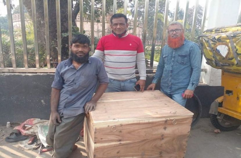 যুবলীগ নেতা বিপুলের সহায়তায় টুলস্ বাক্স পেলেন প্রতিবন্ধী সোহেল