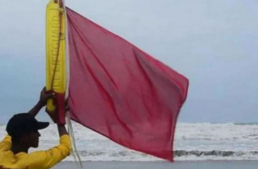 সমুদ্র বন্দরে ৩ নম্বর সংকেত