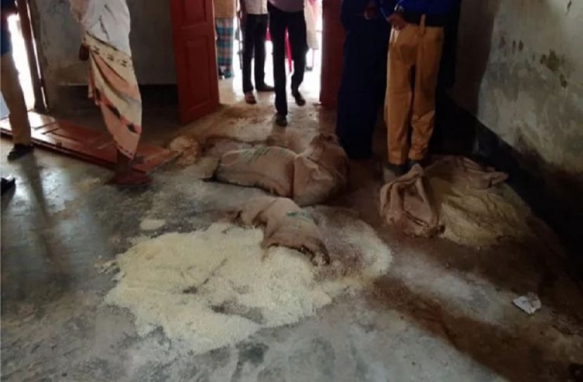 ইউপি ভবন থেকে ১৩ বস্তা চাল উদ্ধার