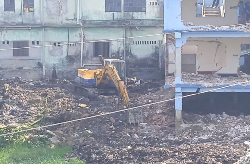 রিকাবীবাজার খাল খনন ও ওয়াকওয়ে কাজ শুরু 