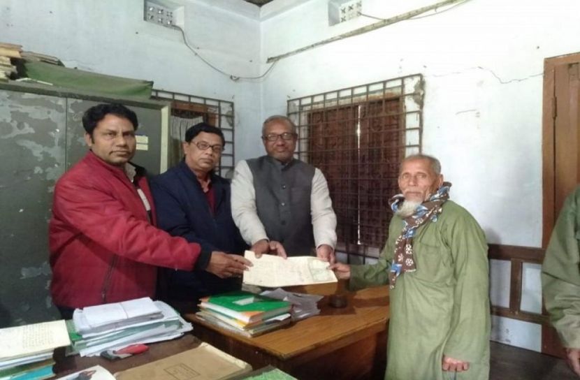 ভূ‌মিহীন‌দের হা‌তে জমির দ‌লিল তু‌লে দিল প্রশিকা 