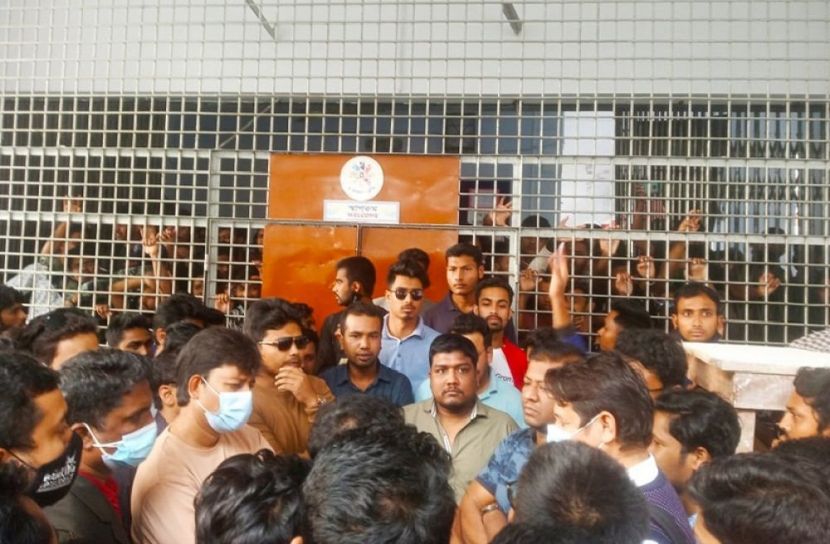 রাবির জিয়া হলে ছাত্রলীগের তালা 