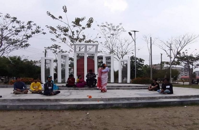 বশেমুরবিপ্রবিতে ধর্ষণ বিরোধী মঞ্চ নাটক অনুষ্ঠিত